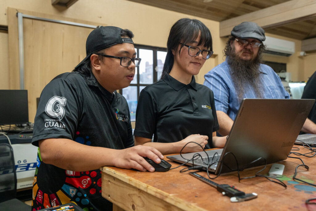 Guam Green Growth Circular Economy Makerspace and Innovation Hub’s Shawn Garcia recently led a 3D Printing workshop at the group’s CHamoru Village location.  The workshop is the latest from the G3 Makerspace that aims to bring the benefits of 3D printing and additive manufacturing to local makers and business owners.